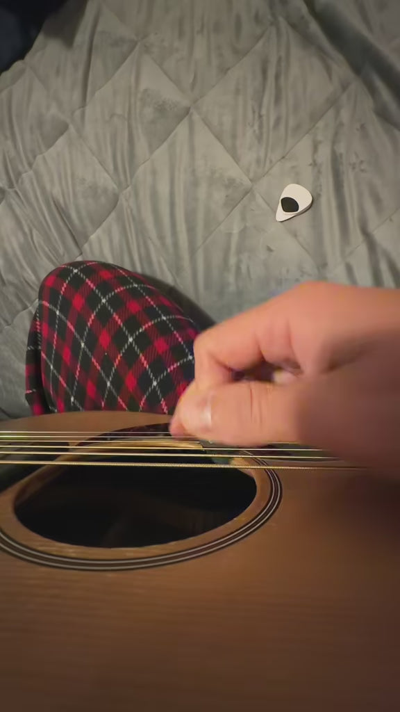 2-in-1 Chromatic Guitar Tuner & Pick